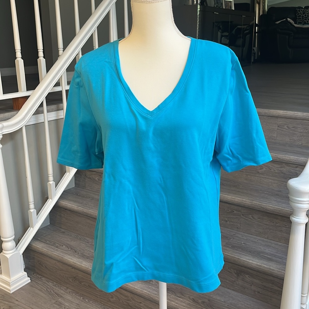 Chico's Aqua Blue Short Sleeve V-Neck Tee